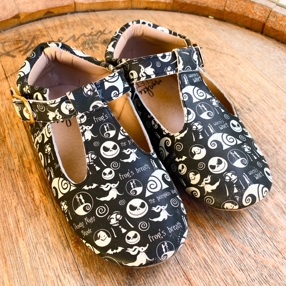 Kids monkey feet nightmare before Christmas shoes size 5/6